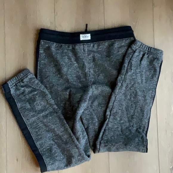 Boys OshKosh Joggers. Great condition. Size 10/12 - Picture 3 of 5